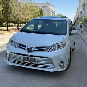 Toyota Sienna 2020