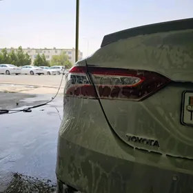 Toyota Camry 2018