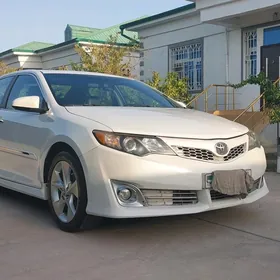 Toyota Camry 2014