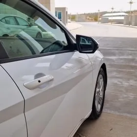Hyundai Elantra 2021