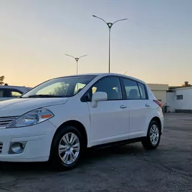 Nissan Versa 2011