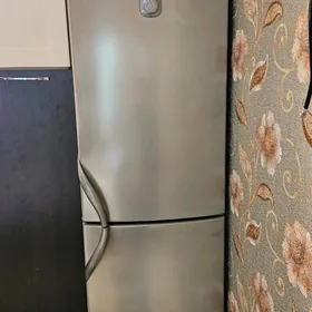 LG Холодильник