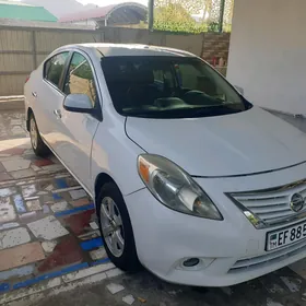 Nissan Versa 2011