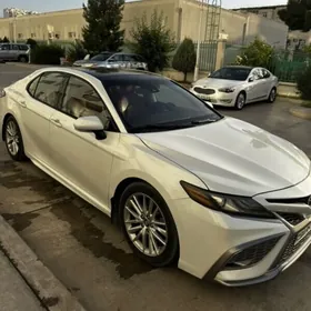 Toyota Camry 2020