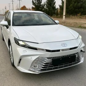 Toyota Camry 2025