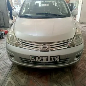 Nissan Versa 2012