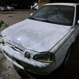 Kia Cerato 2000