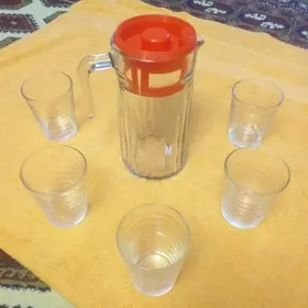Графин и стаканы