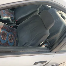 Nissan Sunny 1996