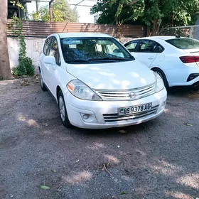 Nissan Versa 2010