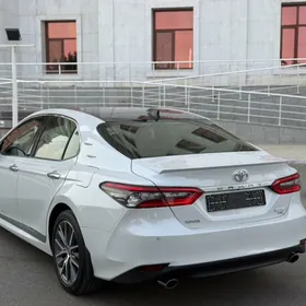 Toyota Camry 2022