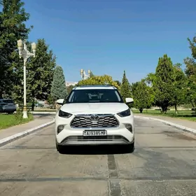 Toyota Highlander 2022