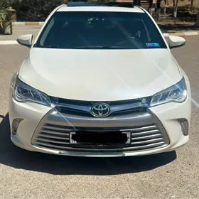 Toyota Camry 2017