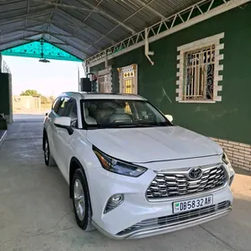 Toyota Highlander 2022