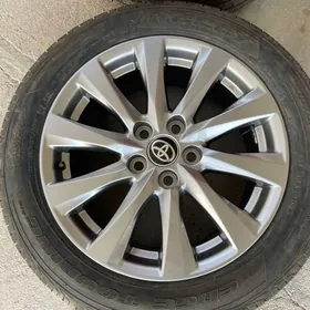 215/55/17 Camry LE