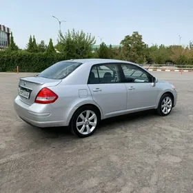 Nissan Versa 2011