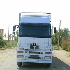 Mercedes-Benz ACTROS 3331 2005