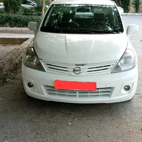 Nissan Versa 2010