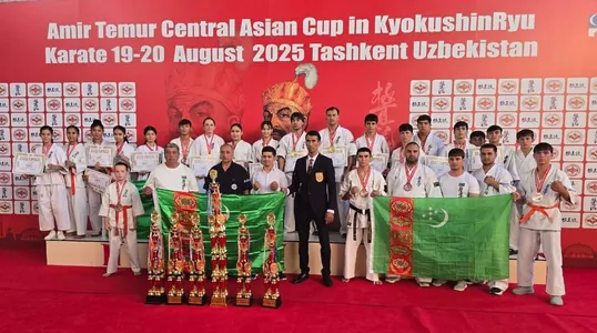 Türkmen karateçileri Daşkentde Merkezi Aziýanyň Kubogynda 24 medal gazandylar