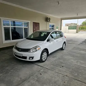 Nissan Versa 2010
