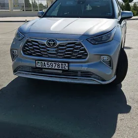 Toyota Highlander 2020