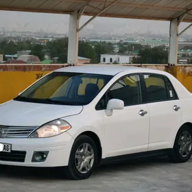 Nissan Versa 2011