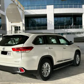 Toyota Highlander 2019