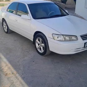 Toyota Camry 2000