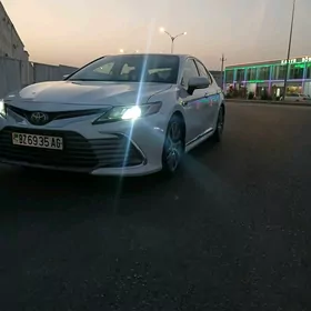 Toyota Camry 2018