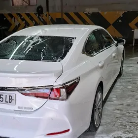 Lexus ES 350 2021
