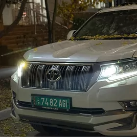 Toyota Land Cruiser Prado 2023