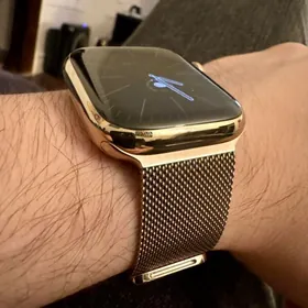 Apple Watch S8 Gold Stainless