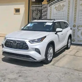 Toyota Highlander 2021