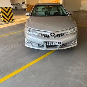 Toyota Camry 2012