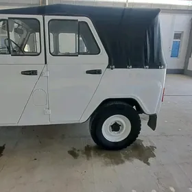 UAZ 469 1999