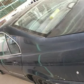 BMW E39 1998