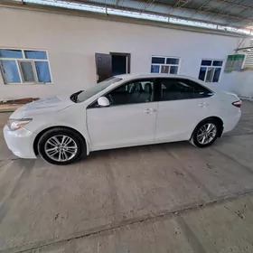 Toyota Camry 2015