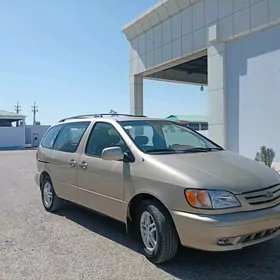 Toyota Sienna 2002