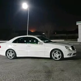 Mercedes-Benz E500 2004