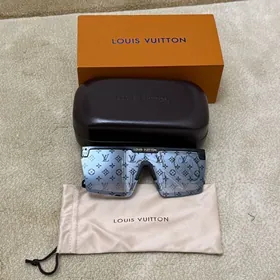 AÇKI LOUIS VUITTON