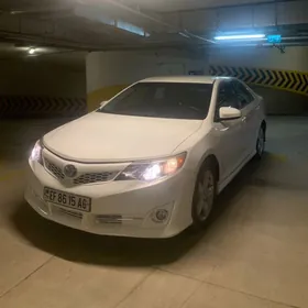 Toyota Camry 2013