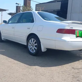 Toyota Camry 2000