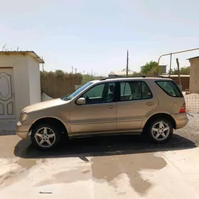 Mercedes-Benz ML350 2003