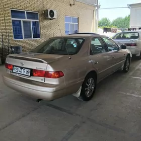 Toyota Camry 2000