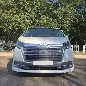 Toyota Hiace 2024