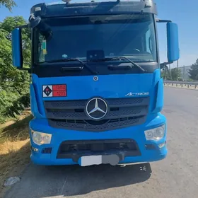 Mercedes-Benz ACTROS 3331 2019