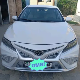 Toyota Camry 2021