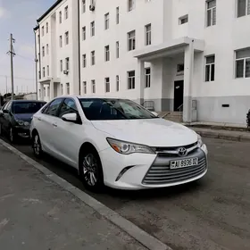 Toyota Camry 2015