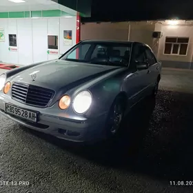 Mercedes-Benz E-Class 2001