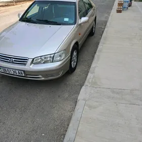 Toyota Camry 2000